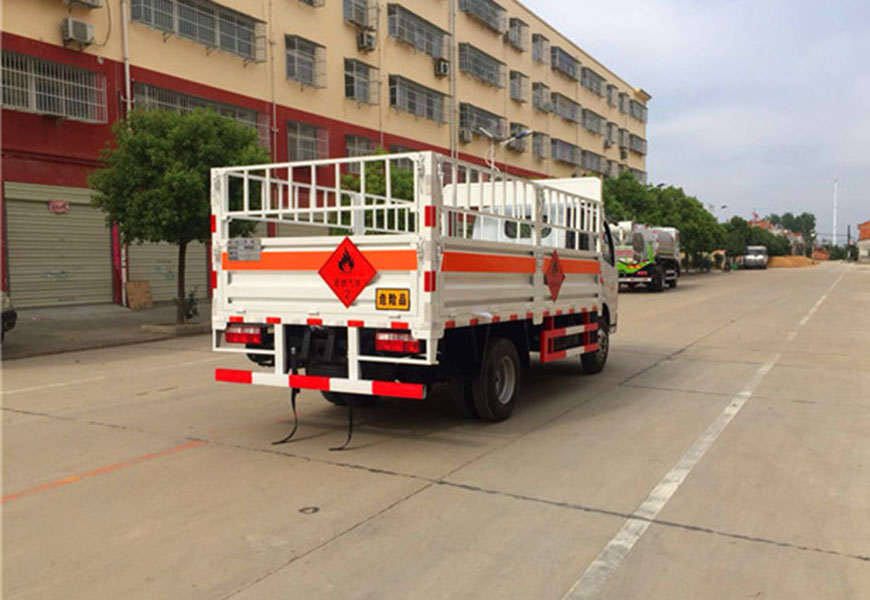 東風(fēng)多利卡氣瓶運(yùn)輸車