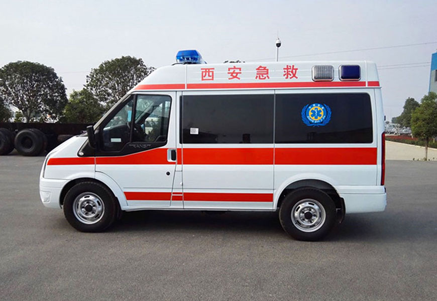 國(guó)六福特V348短軸中頂救護(hù)車(chē)（柴油版）