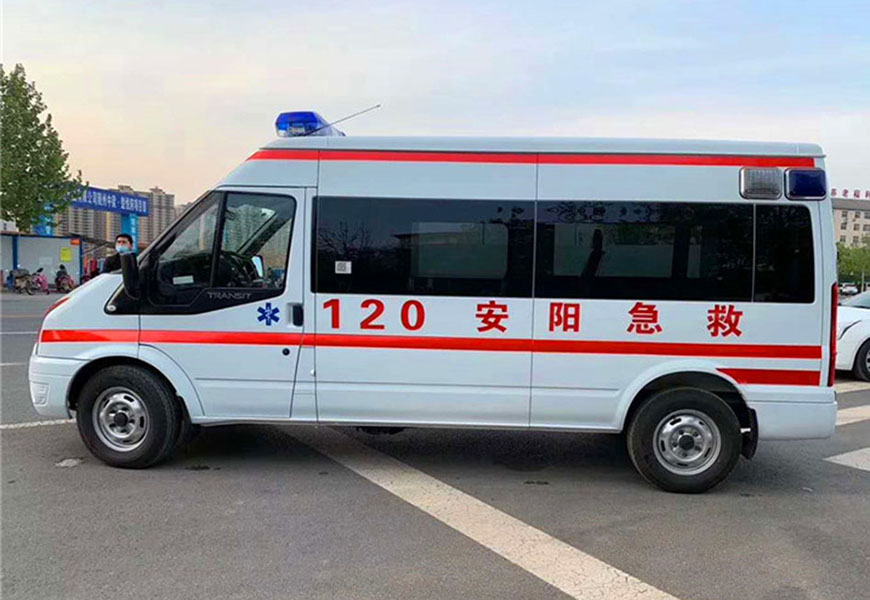 國六福特V348長軸中頂救護(hù)車