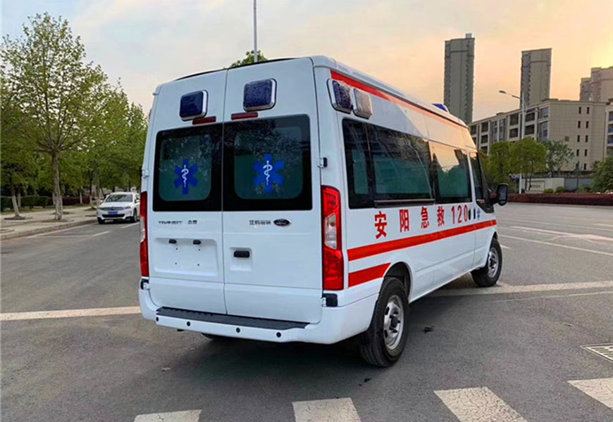 國六福特V348長軸中頂救護(hù)車