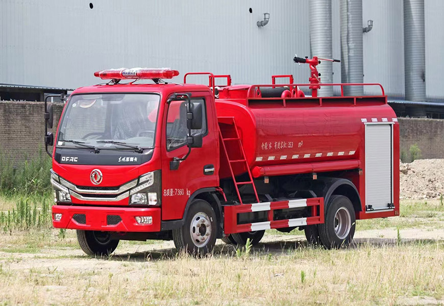 東風(fēng)D6小多利卡4.5噸消防灑水車