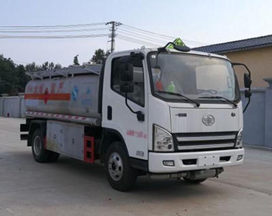 CLW5070GJYC5型加油車(chē)